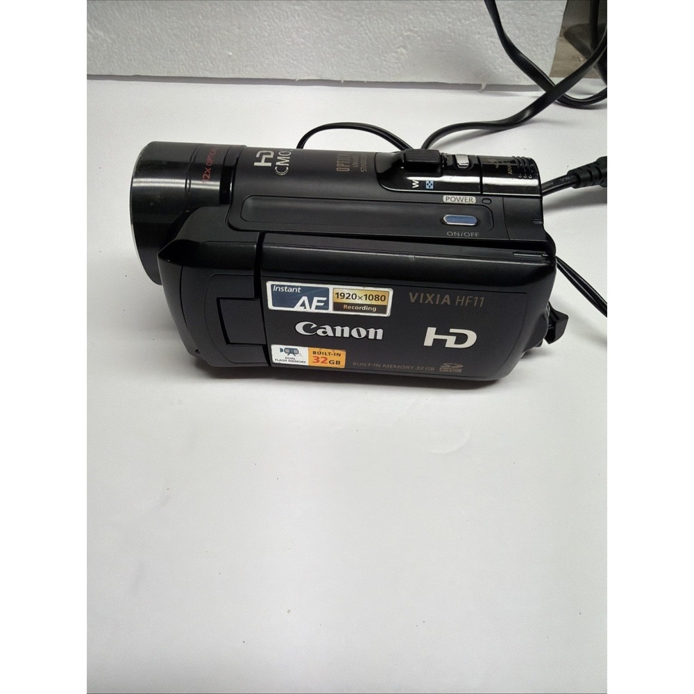 Canon VIXIA HF11 Camcorder Plus Charger Un Tested